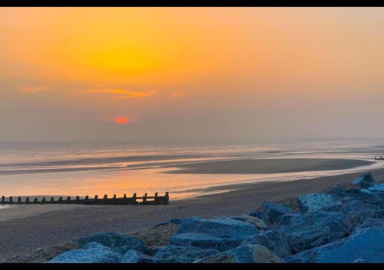 Mp676 Parkdean Camber Sands 外观 照片